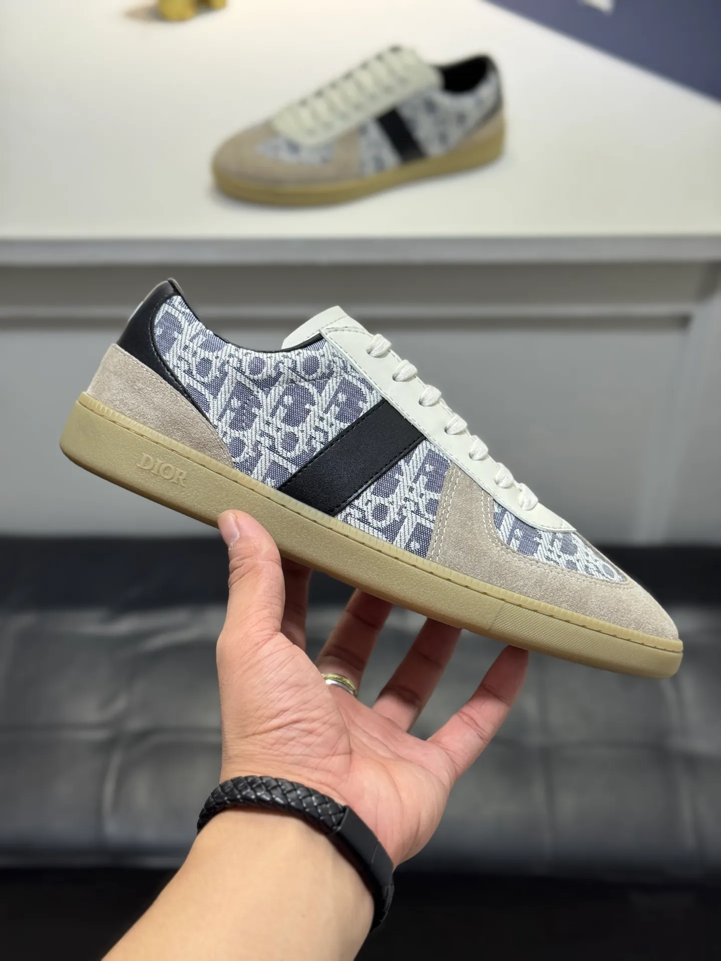 Men's Men's Shoes💰380【New Style】🎠🎠Dior🔍Top Purchasing Agency🇮🇹Di's hot style super popular sneakers are synchronized with the new product counters. The uppers are original Italian imported cowhide, the logo graphics are perfectly reproduced with complex craftsmanship necessary for fashionistas, and the imported soft sheepskin lining is Sole: The original sole is specially provided by the original factory. The exclusive movable molded sole is super comfortable. The original factory follows the order. 🔍🔍Multiple colors are available. You can enter and exit the counter at will. Welcome to compare. A must-have for trendy men. Code number: 38-44 (45 customized